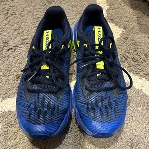 Under Armour Tennis Shoes - Boys 5Y